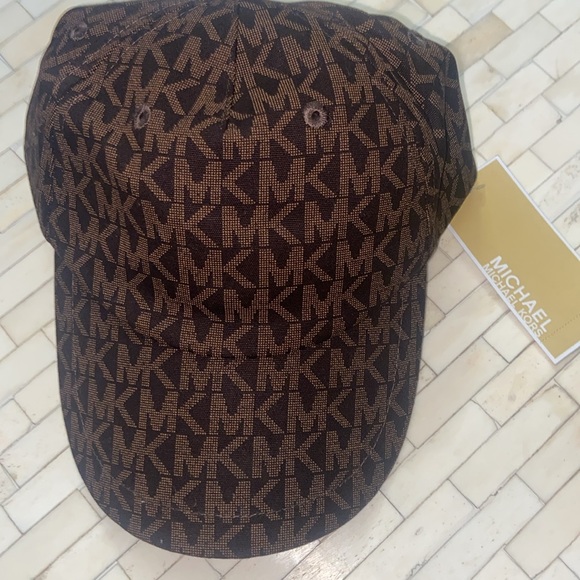Michael Kors cap - Picture 3 of 9